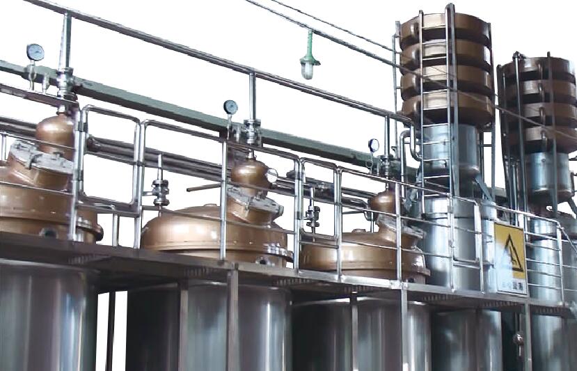 蒸餾設(shè)備有哪些特點